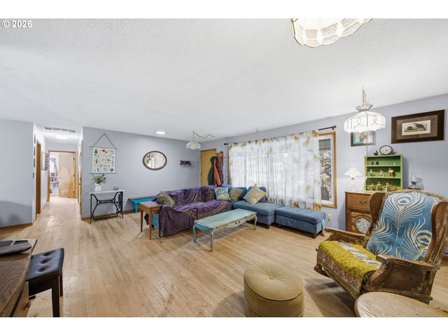 1605 JUNIPER St, Forest Grove, OR 97116