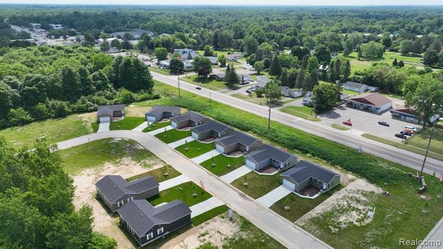 4414 Maple Leaf Trail, Flint, MI 48506