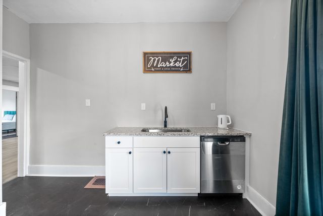 440 N 2nd St, Clarksville, TN 37040