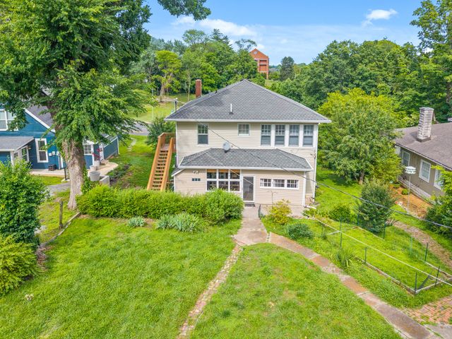 440 N 2nd St, Clarksville, TN 37040