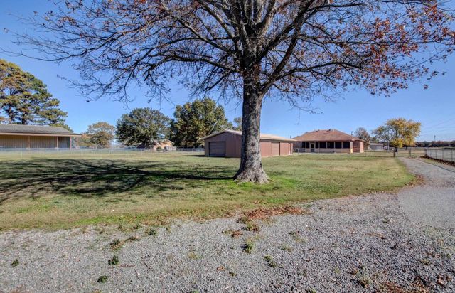 817 N Walkers Corner Road, Scott, AR 72142