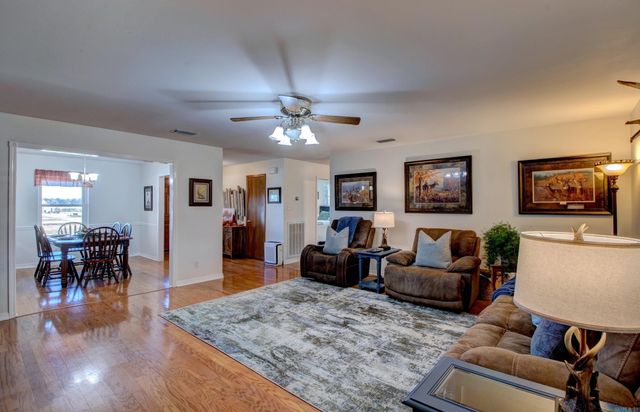 817 N Walkers Corner Road, Scott, AR 72142