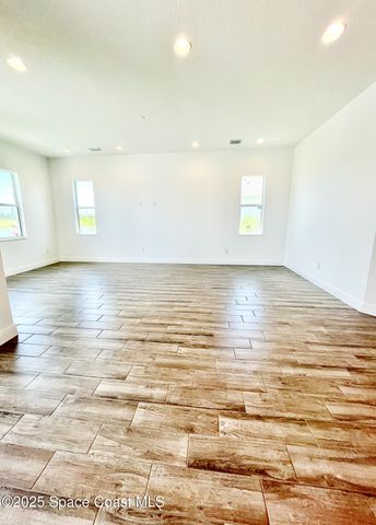 2938 Pangea Circle, Melbourne, FL 32940