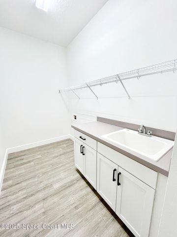 2938 Pangea Circle, Melbourne, FL 32940