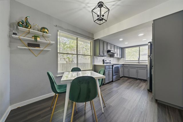 1601 Sagebrush DR, Round Rock, TX 78681