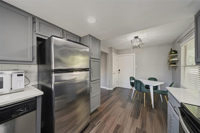 1601 Sagebrush DR, Round Rock, TX 78681