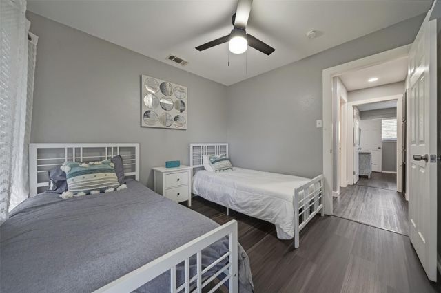 1601 Sagebrush DR, Round Rock, TX 78681