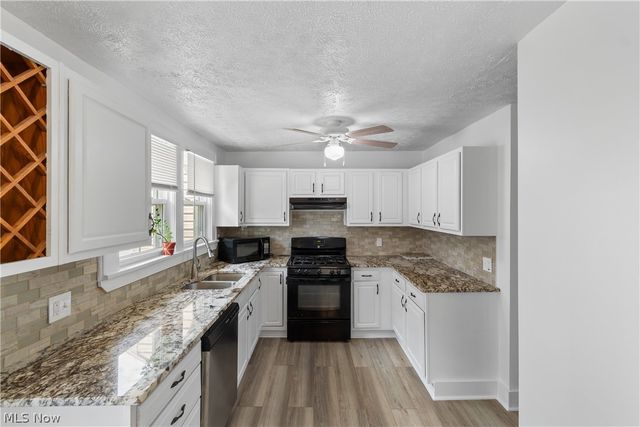 1359 Delia Avenue, Akron, OH 44320