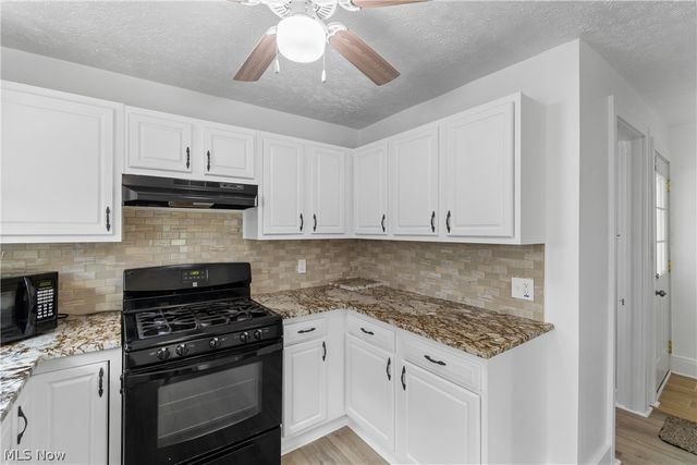 1359 Delia Avenue, Akron, OH 44320