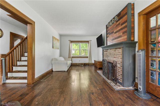1359 Delia Avenue, Akron, OH 44320