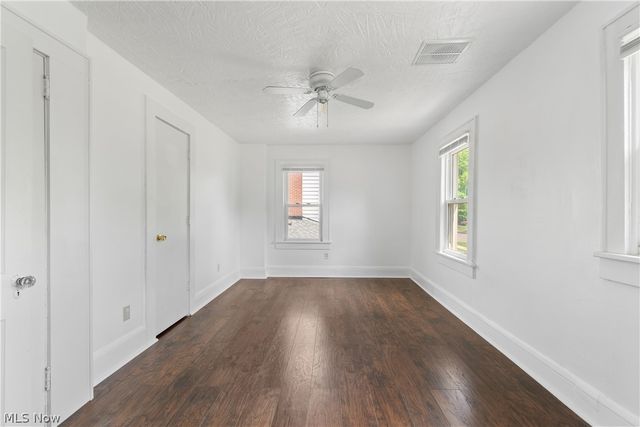 1359 Delia Avenue, Akron, OH 44320