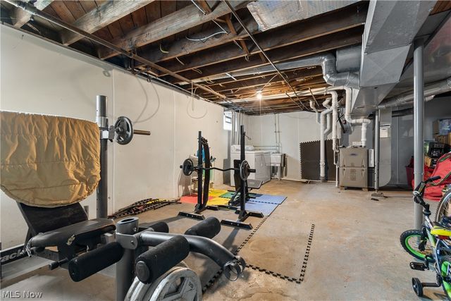 1359 Delia Avenue, Akron, OH 44320