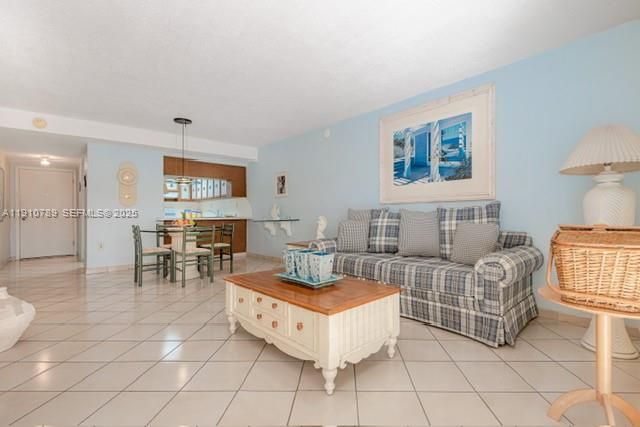 1890 W 56th Street 1423, Hialeah, FL 33012