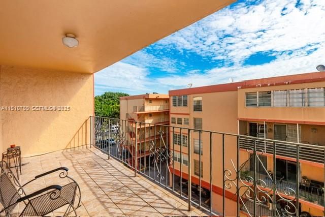 1890 W 56th Street 1423, Hialeah, FL 33012