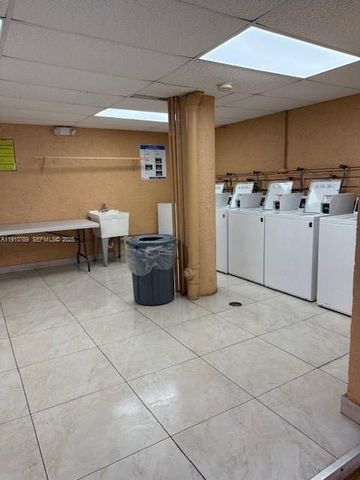 1890 W 56th Street 1423, Hialeah, FL 33012