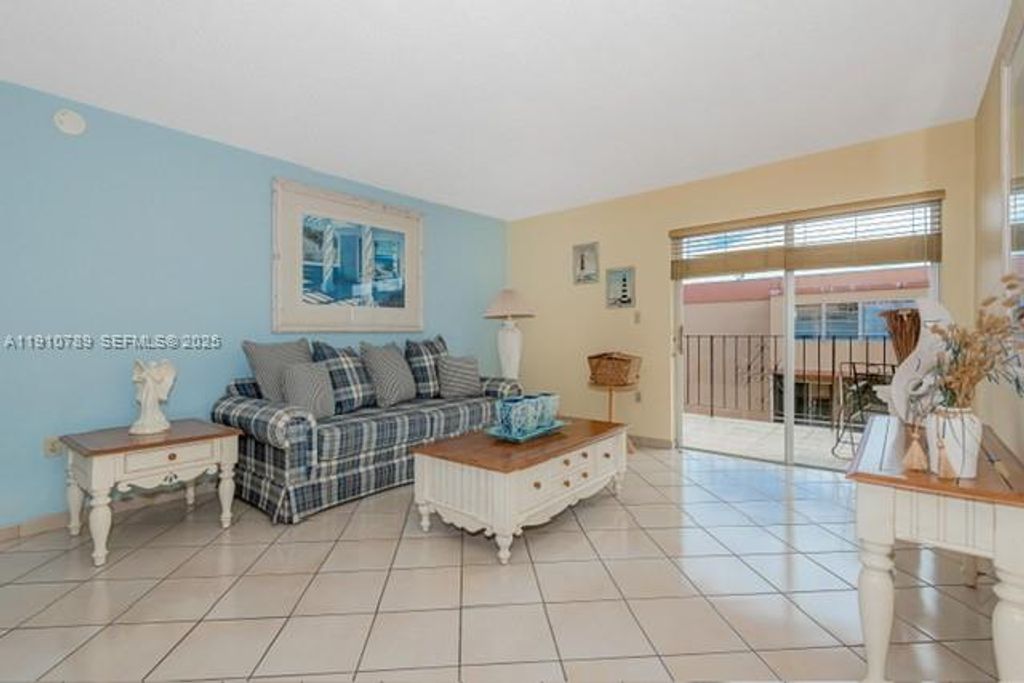 1890 W 56th Street 1423, Hialeah, FL 33012