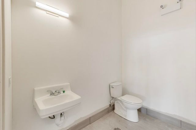 1619 W Lawrence Avenue 1, Chicago, IL 60640