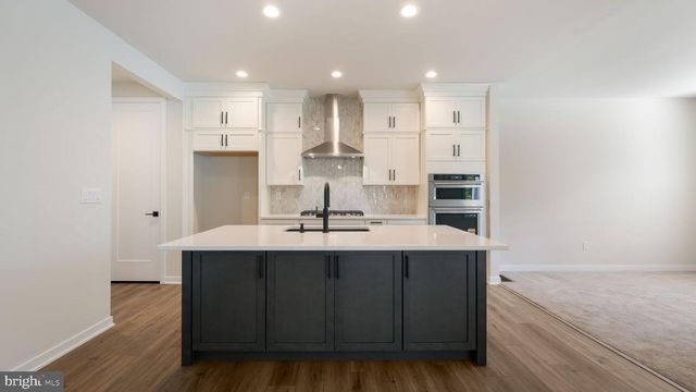 1448 MILL RACE DR, Quakertown, PA 18951