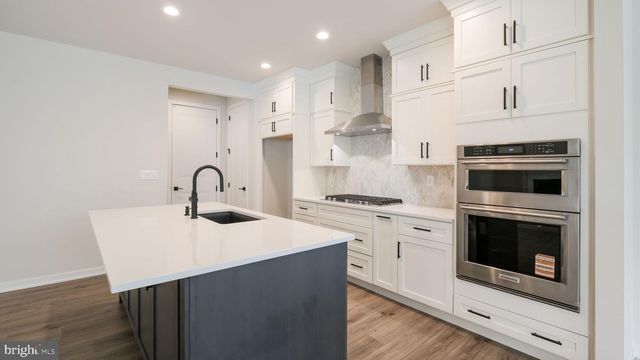 1448 MILL RACE DR, Quakertown, PA 18951