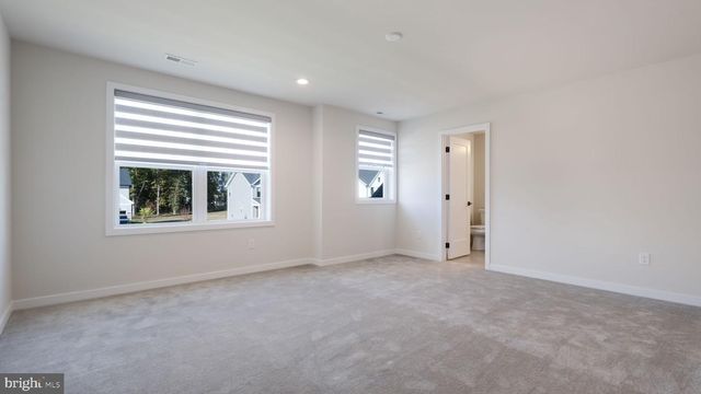 1448 MILL RACE DR, Quakertown, PA 18951