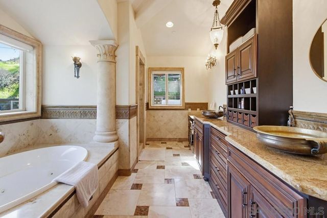 11558 Creek, Poway, CA 92064