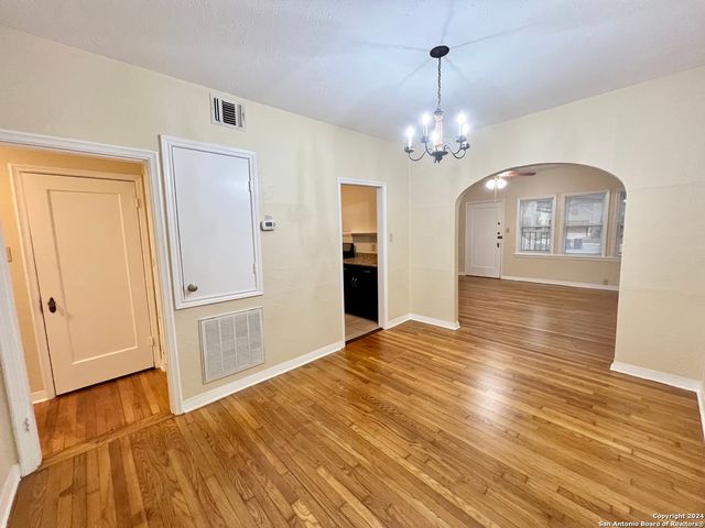 218 E Rosewood Ave Apt 3, San Antonio, TX 78212