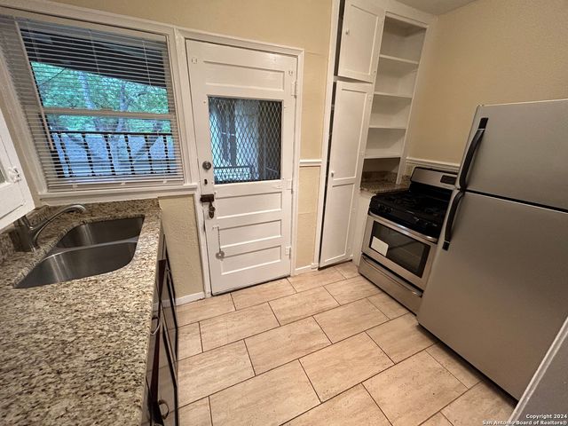 218 E Rosewood Ave Apt 3, San Antonio, TX 78212