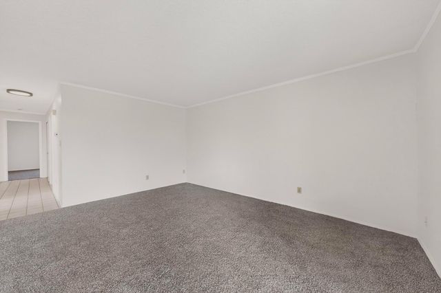 823 Country Club Drive SE APT 2E, Rio Rancho, NM 87124