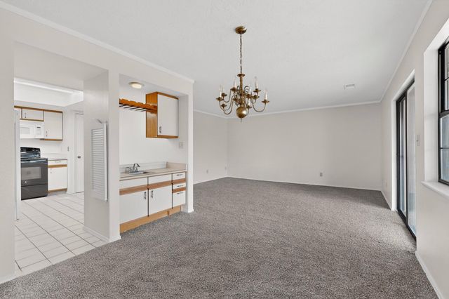 823 Country Club Drive SE APT 2E, Rio Rancho, NM 87124