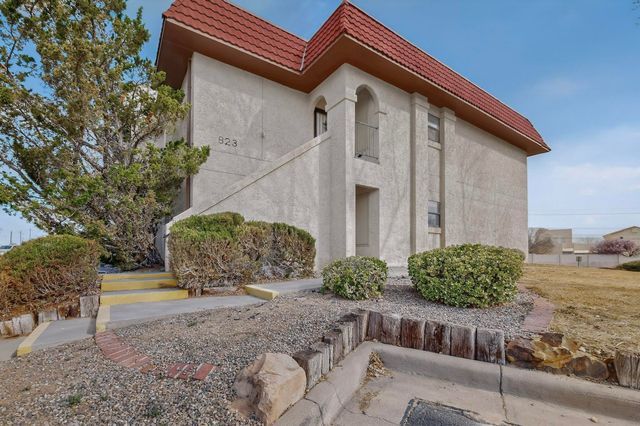 823 Country Club Drive SE APT 2E, Rio Rancho, NM 87124