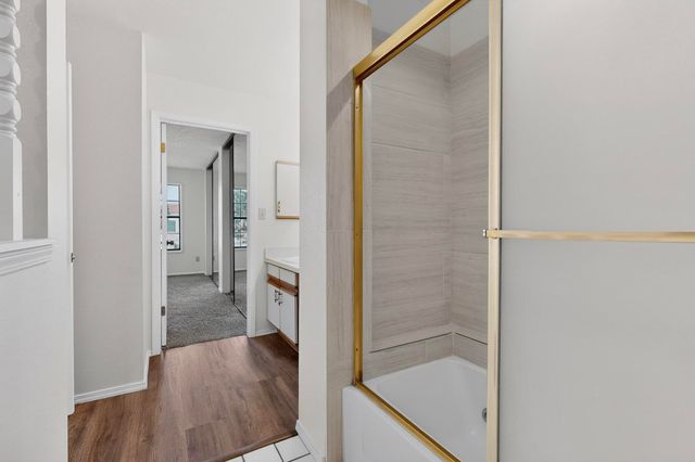 823 Country Club Drive SE APT 2E, Rio Rancho, NM 87124