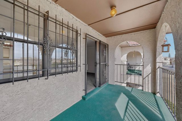 823 Country Club Drive SE APT 2E, Rio Rancho, NM 87124