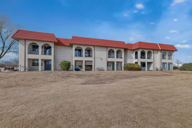 823 Country Club Drive SE APT 2E, Rio Rancho, NM 87124