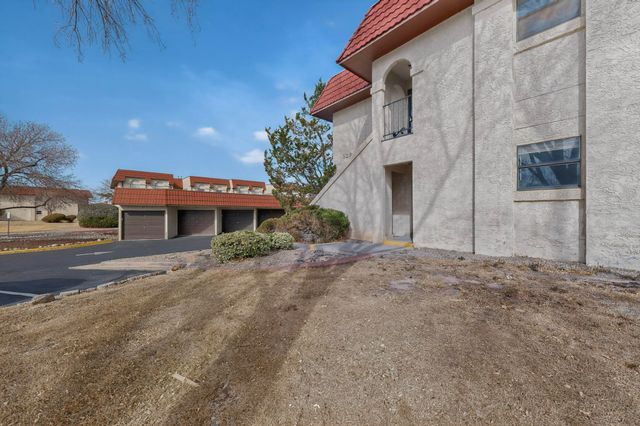 823 Country Club Drive SE APT 2E, Rio Rancho, NM 87124