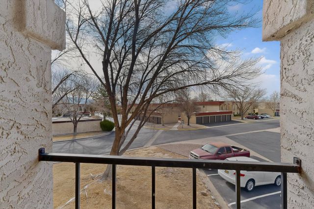 823 Country Club Drive SE APT 2E, Rio Rancho, NM 87124