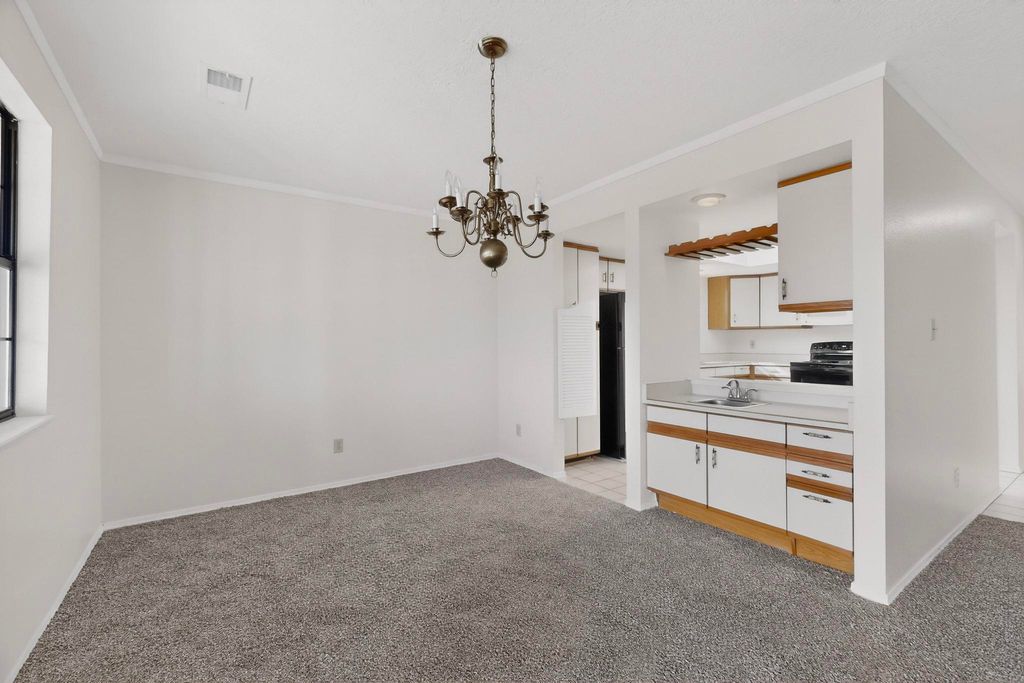 Image 14 of property listing at 823 Country Club Drive SE APT 2E, Rio Rancho, NM 87124