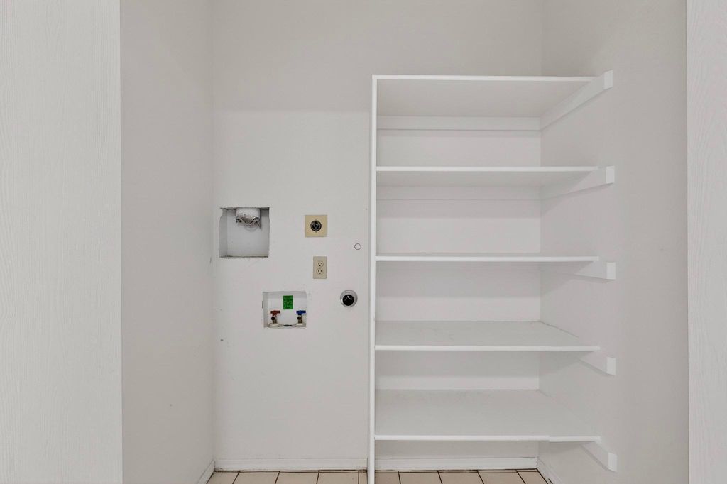 Image 31 of property listing at 823 Country Club Drive SE APT 2E, Rio Rancho, NM 87124