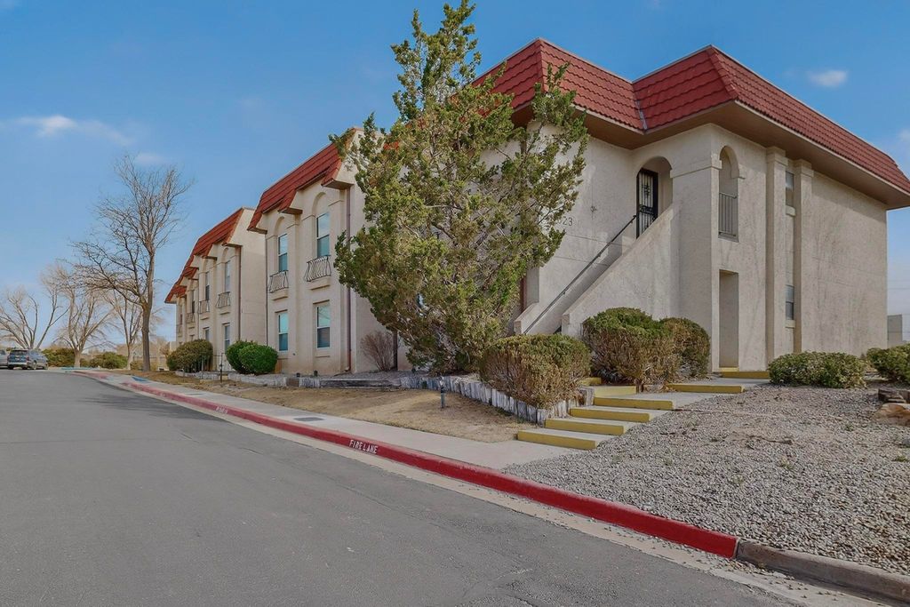 Image 36 of property listing at 823 Country Club Drive SE APT 2E, Rio Rancho, NM 87124