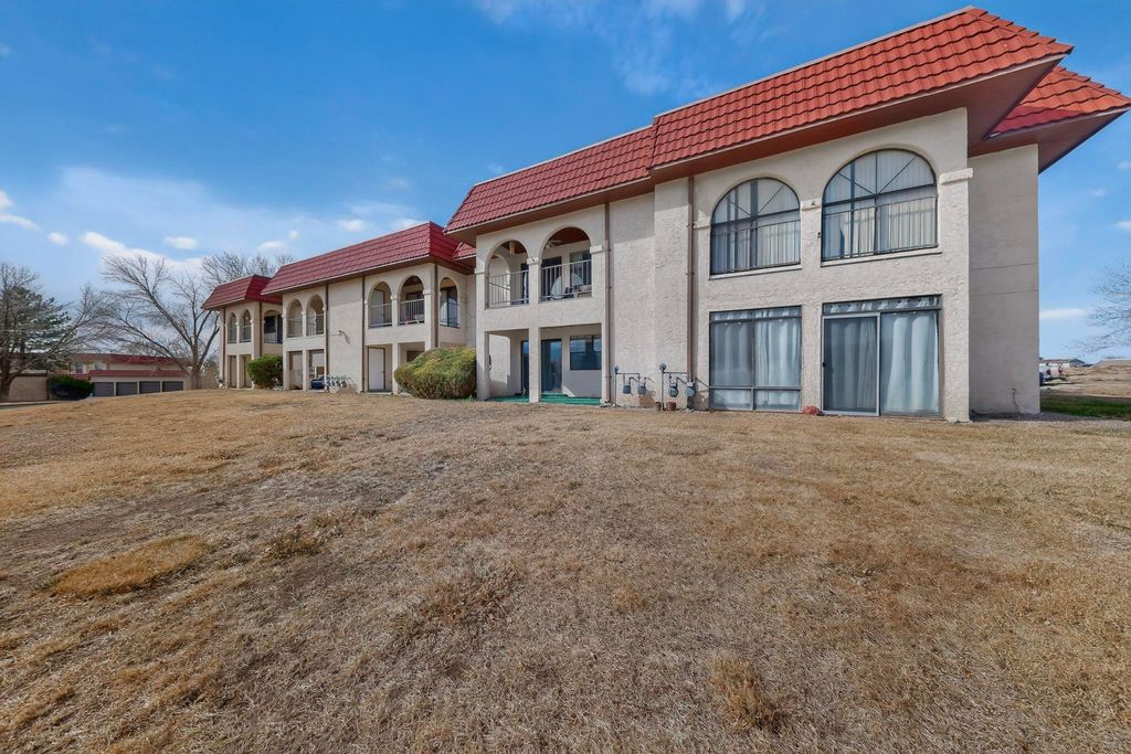 Image 41 of property listing at 823 Country Club Drive SE APT 2E, Rio Rancho, NM 87124