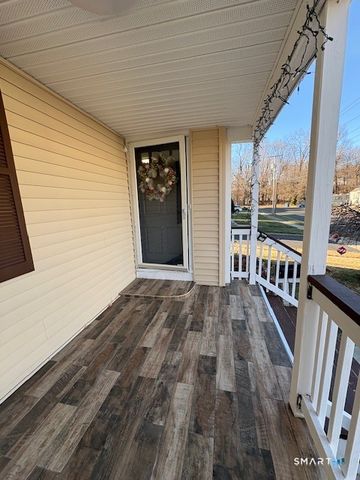 21 Roosevelt Street, Hamden, CT 06514