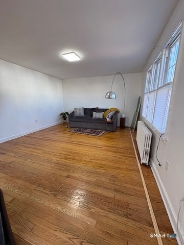 21 Roosevelt Street, Hamden, CT 06514