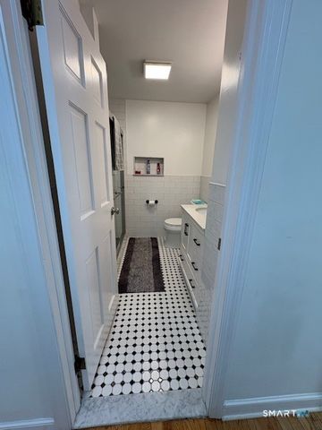 21 Roosevelt Street, Hamden, CT 06514