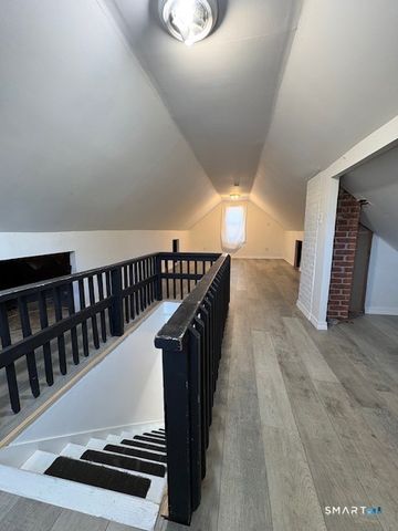 21 Roosevelt Street, Hamden, CT 06514