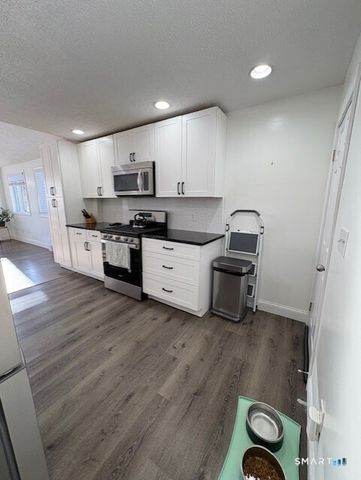 21 Roosevelt Street, Hamden, CT 06514