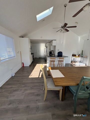 21 Roosevelt Street, Hamden, CT 06514