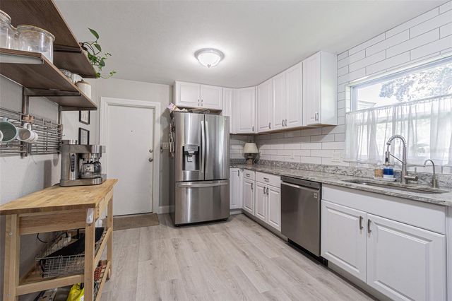 701 W HENRY AVENUE, Tampa, FL 33604