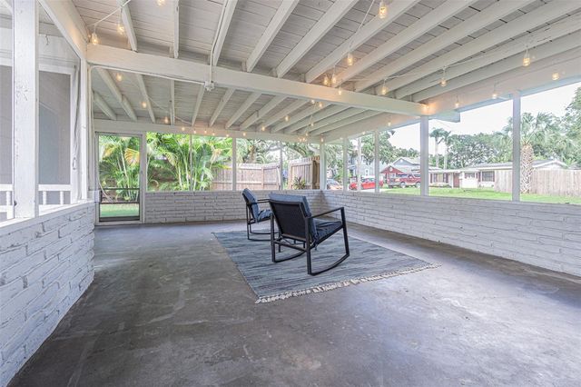 701 W HENRY AVENUE, Tampa, FL 33604