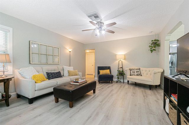 701 W HENRY AVENUE, Tampa, FL 33604