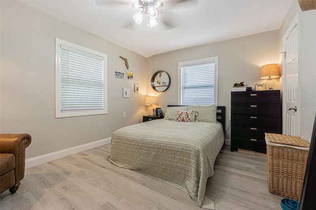 701 W HENRY AVENUE, Tampa, FL 33604