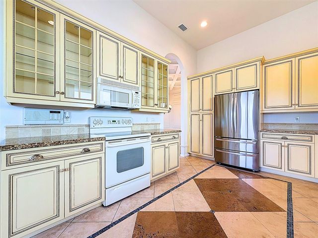 6874 Fabiano Cir, Boynton Beach, FL 33437